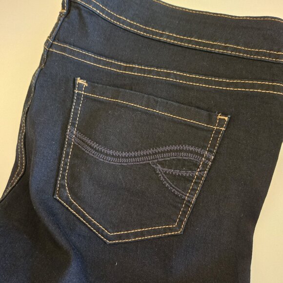 NWOT Ricki's Revolution Boot Cut, size 31 - Picture 5 of 5